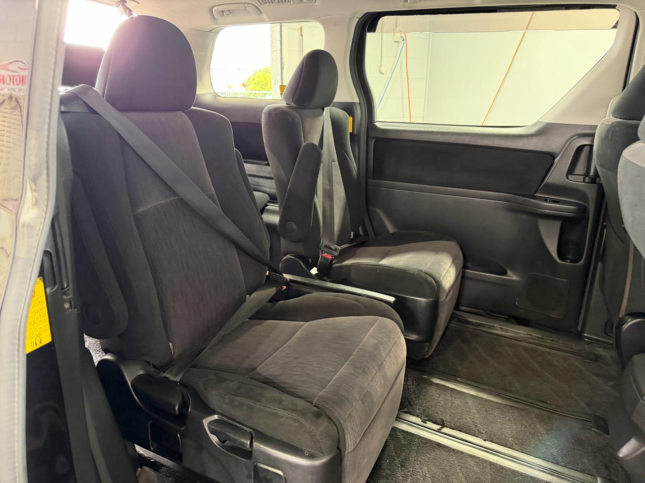 2013 Toyota Vellfire