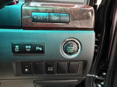 2013 Toyota Vellfire - Thumbnail