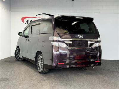 2013 Toyota Vellfire - Thumbnail