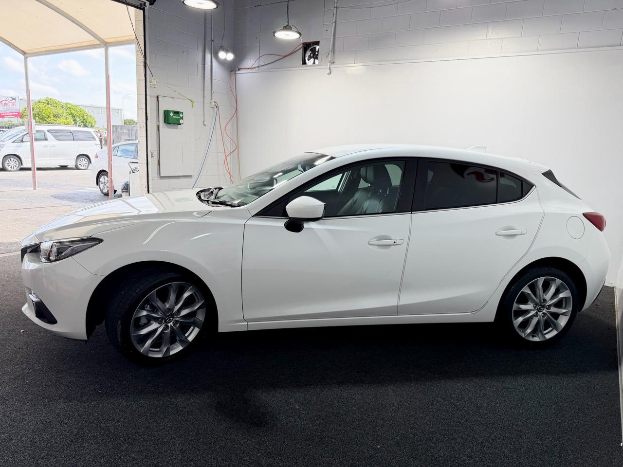 2014 Mazda Axela