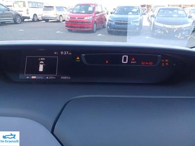 2016 Nissan Serena - Thumbnail