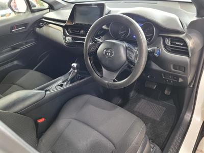 2020 Toyota C-HR - Thumbnail