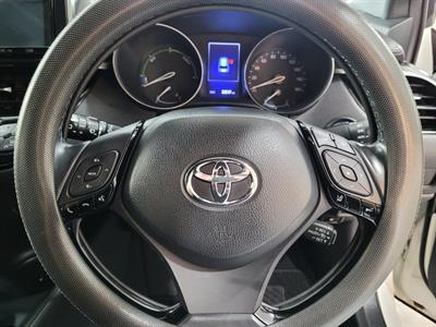 2020 Toyota C-HR - Thumbnail