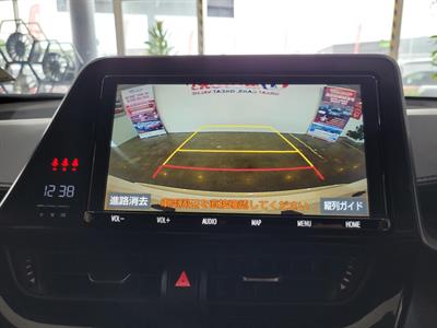 2020 Toyota C-HR - Thumbnail