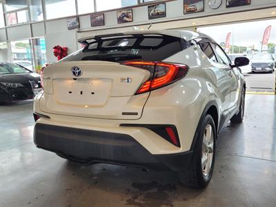 2020 Toyota C-HR - Thumbnail