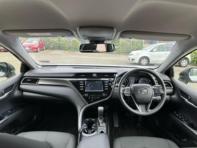 2020 Toyota Camry - Thumbnail