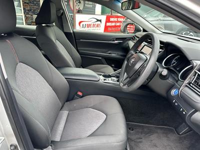 2020 Toyota Camry - Thumbnail