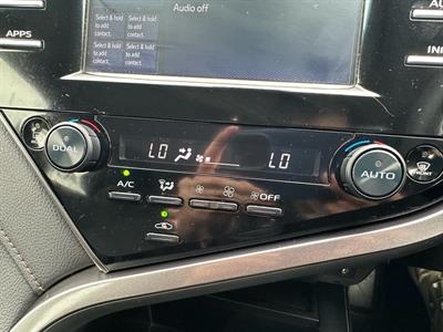 2020 Toyota Camry - Thumbnail