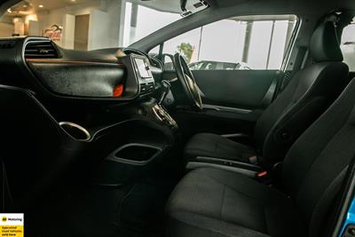 2018 Toyota Sienta - Thumbnail