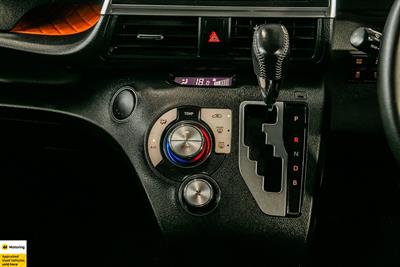 2018 Toyota Sienta - Thumbnail