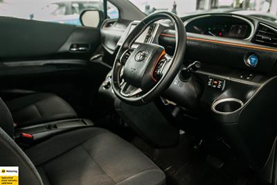 2018 Toyota Sienta - Thumbnail