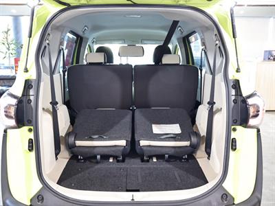 2015 Toyota Sienta - Thumbnail