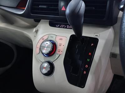 2015 Toyota Sienta - Thumbnail