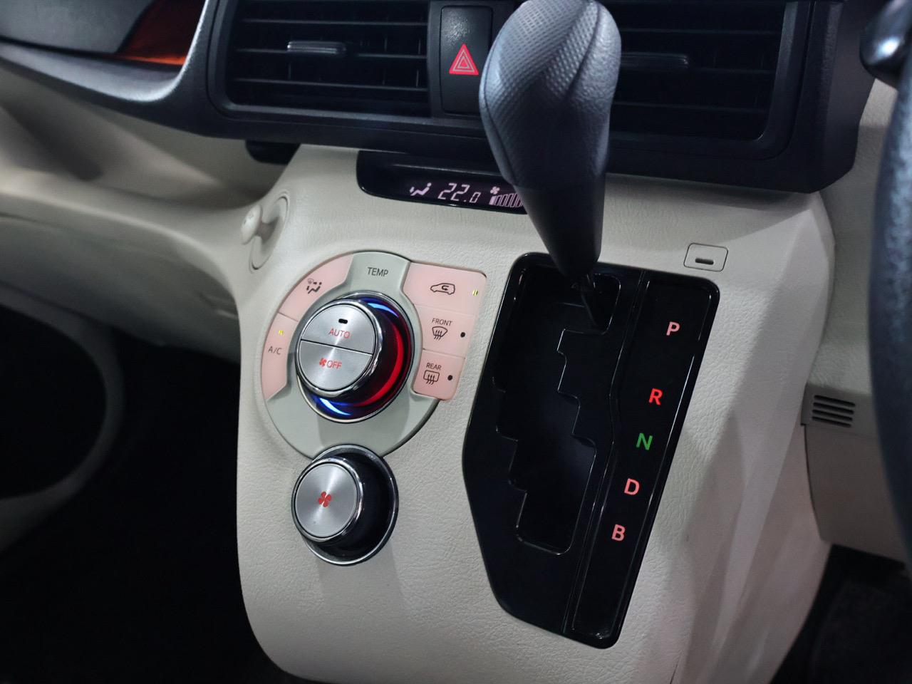 2015 Toyota Sienta