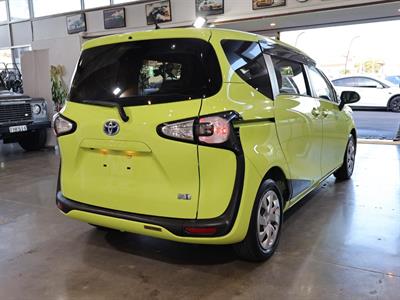 2015 Toyota Sienta - Thumbnail