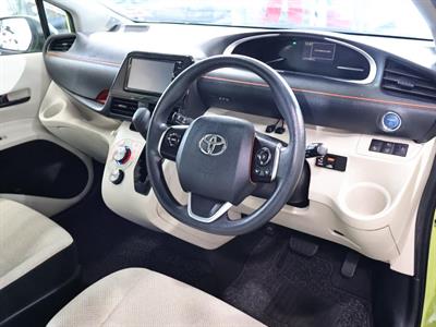 2015 Toyota Sienta - Thumbnail