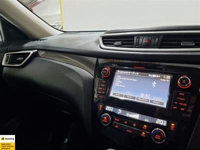 2017 Nissan X-Trail - Thumbnail