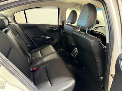 2015 Honda Grace - Thumbnail