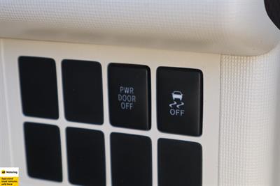 2014 Toyota Porte - Thumbnail