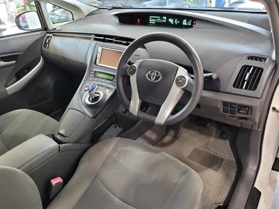 2012 Toyota Prius - Thumbnail