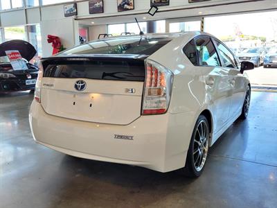 2012 Toyota Prius - Thumbnail