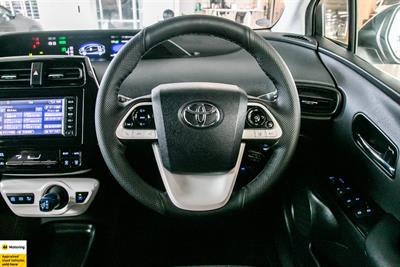 2017 Toyota Prius - Thumbnail