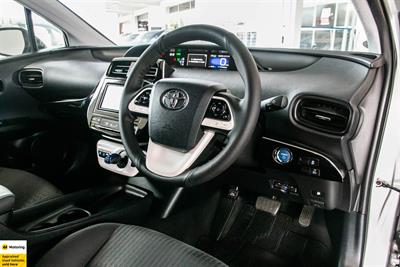 2017 Toyota Prius - Thumbnail