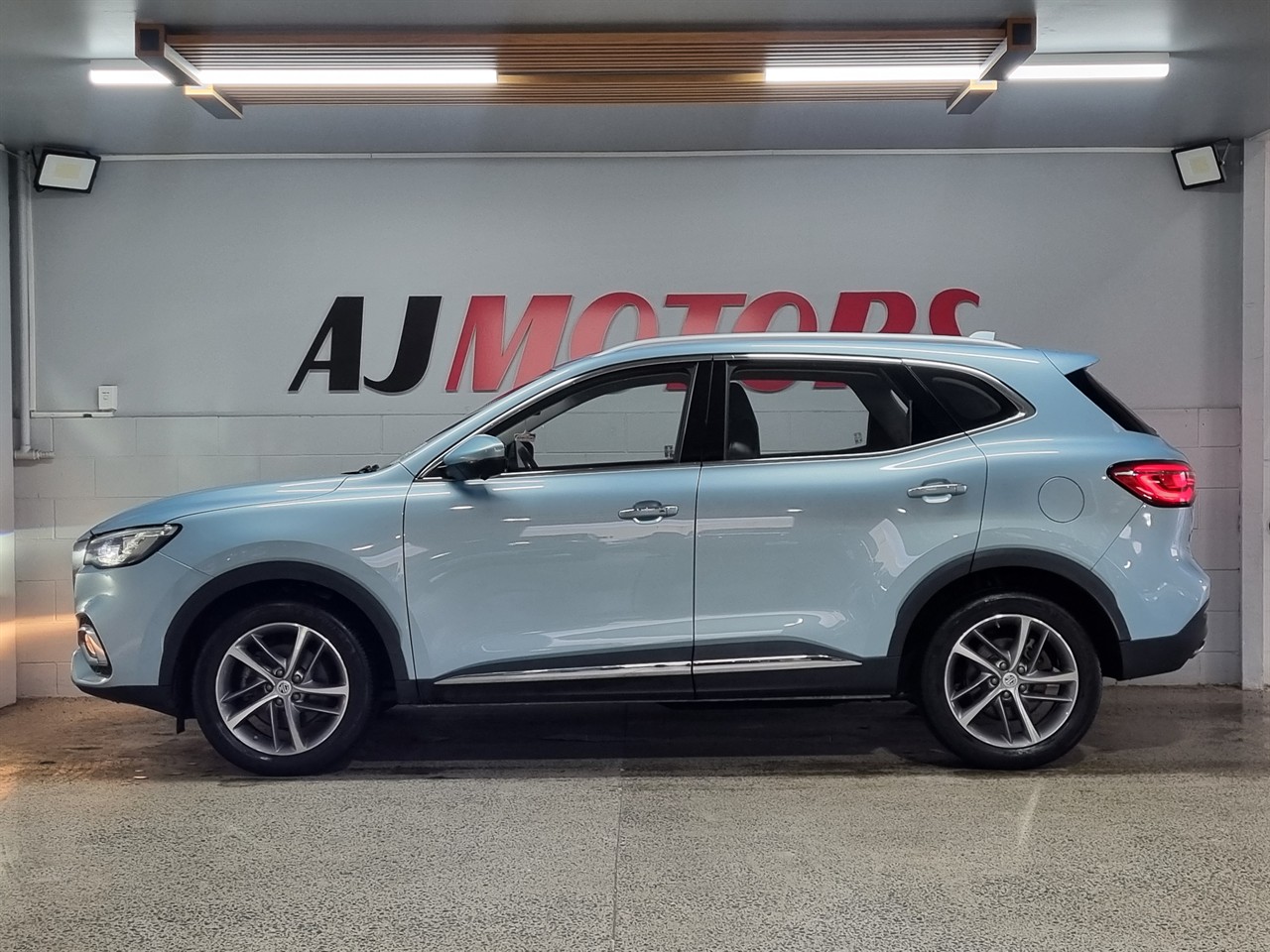 2021 MG HS
