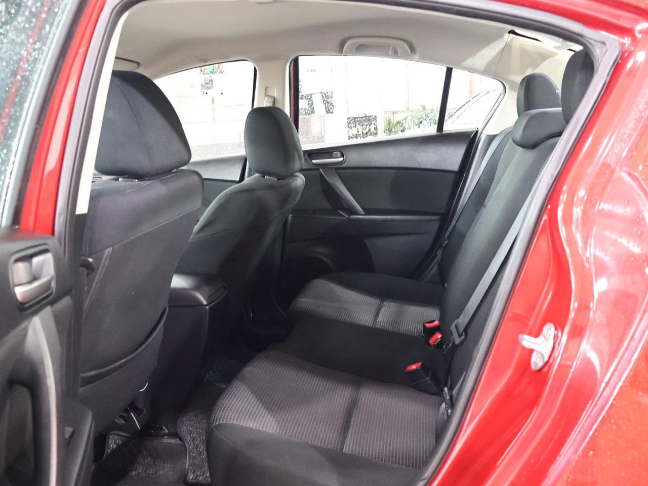 2013 Mazda Axela