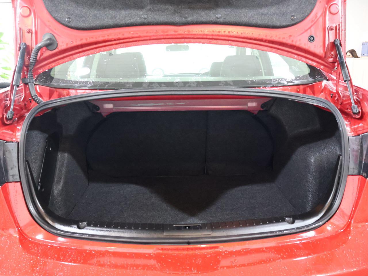 2013 Mazda Axela