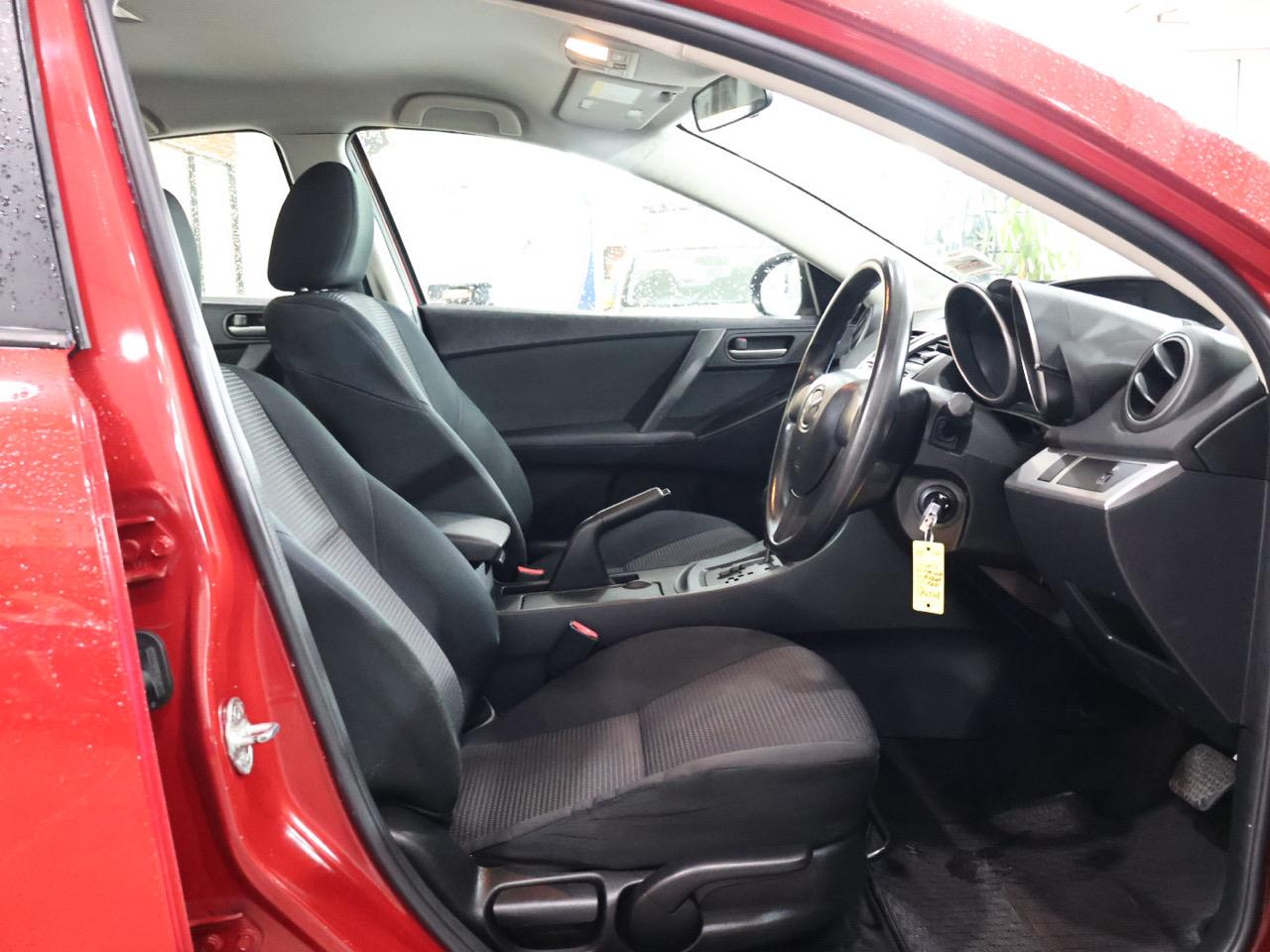 2013 Mazda Axela