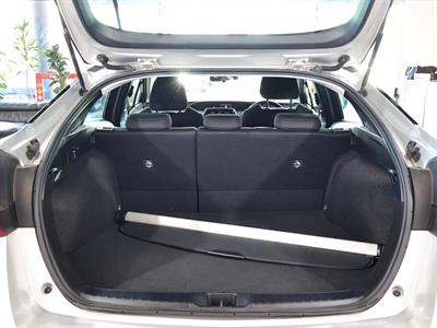 2020 Toyota Prius - Thumbnail