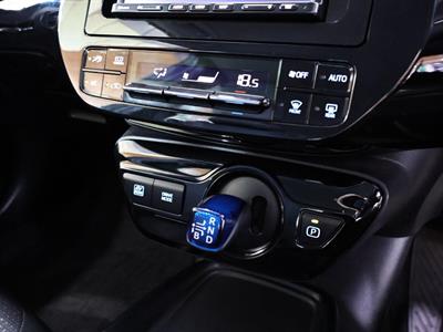 2020 Toyota Prius - Thumbnail