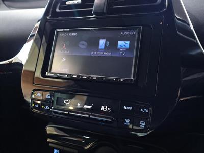2020 Toyota Prius - Thumbnail