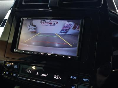 2020 Toyota Prius - Thumbnail