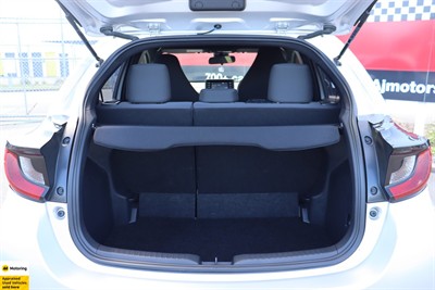 2020 Toyota Yaris - Thumbnail