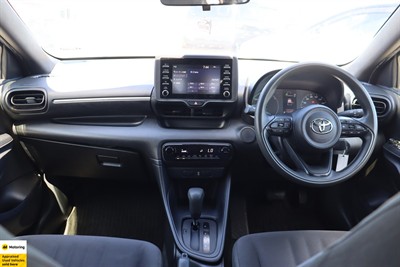 2020 Toyota Yaris - Thumbnail