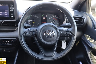 2020 Toyota Yaris - Thumbnail