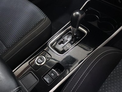 2019 Mitsubishi Outlander - Thumbnail