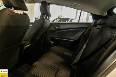 2017 Toyota Prius - Thumbnail