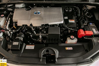 2017 Toyota Prius - Thumbnail