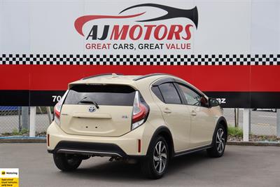 2017 Toyota Aqua - Thumbnail