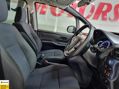 2015 Toyota Noah - Thumbnail