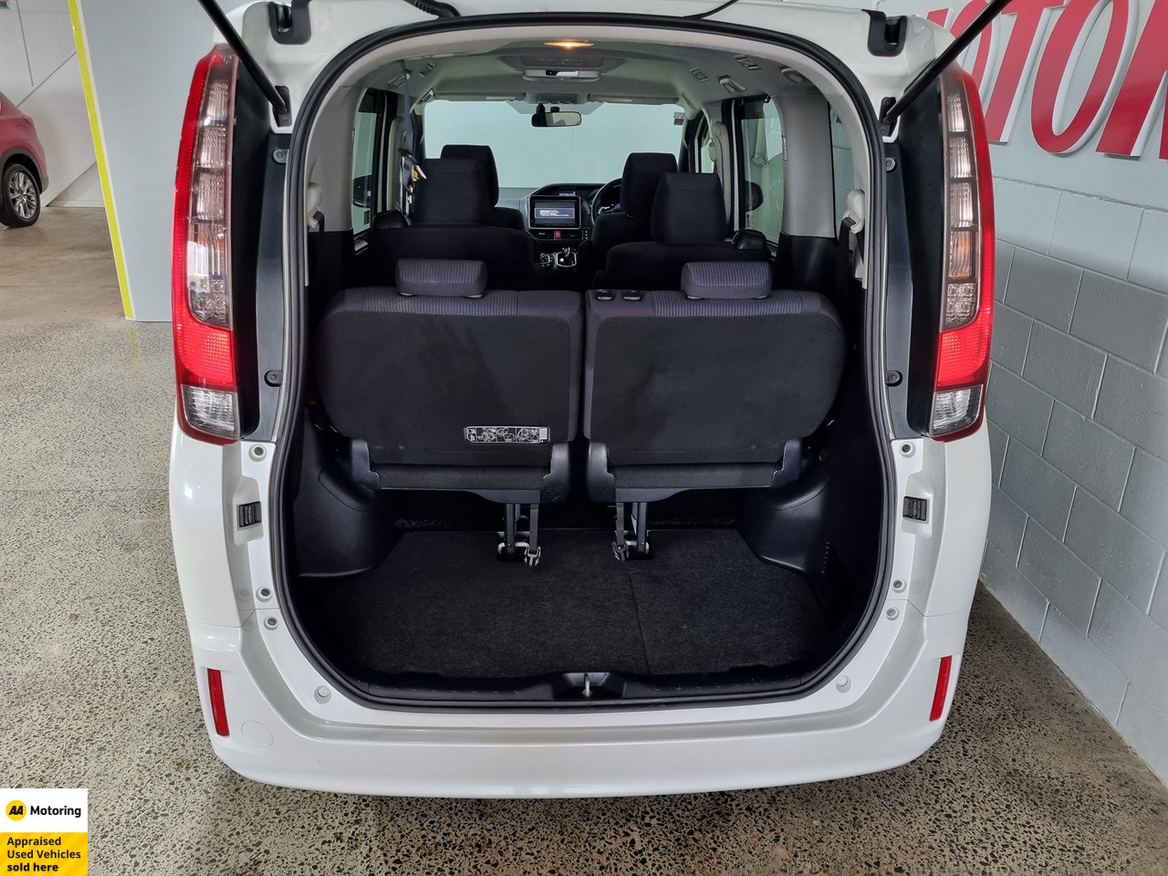 2015 Toyota Noah