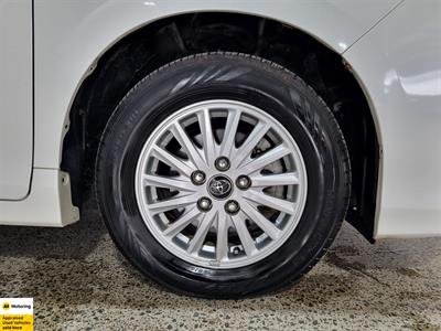 2015 Toyota Noah - Thumbnail