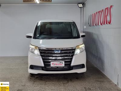 2015 Toyota Noah - Thumbnail