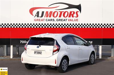 2018 Toyota Aqua - Thumbnail