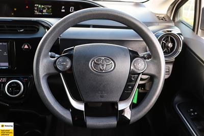 2018 Toyota Aqua - Thumbnail