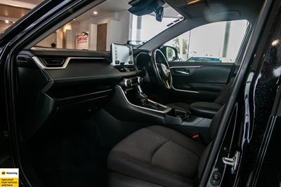 2021 Toyota RAV4 - Thumbnail