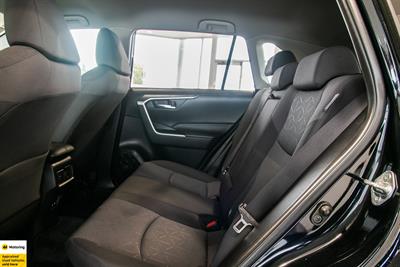 2021 Toyota RAV4 - Thumbnail